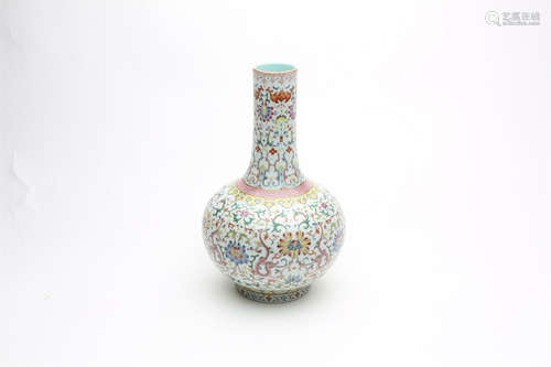 A Chinese Porcelain Vase