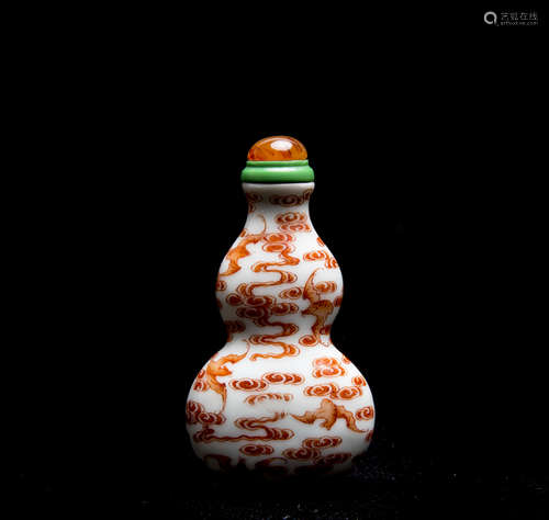 A Chinese Porcelain Snuff Bottle