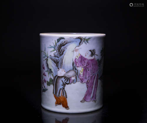 A Chinese Porcelain Brush Holder