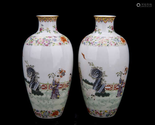 A Pair of Chinese Porcelain Vases