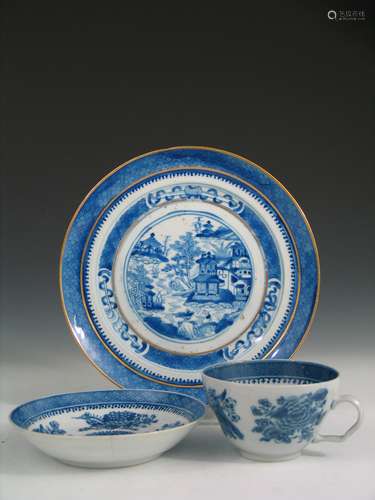 Three Chinese Blue and White Porcelain Pieces, 19th Century.