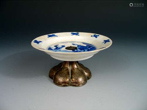 Antique Chinese Blue and White Porcelain Dish with