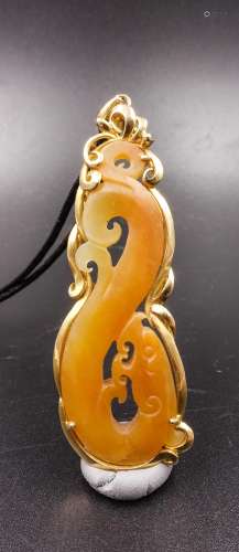 Chinese Hetian Jade Chilong On 18k Gold Pendant
