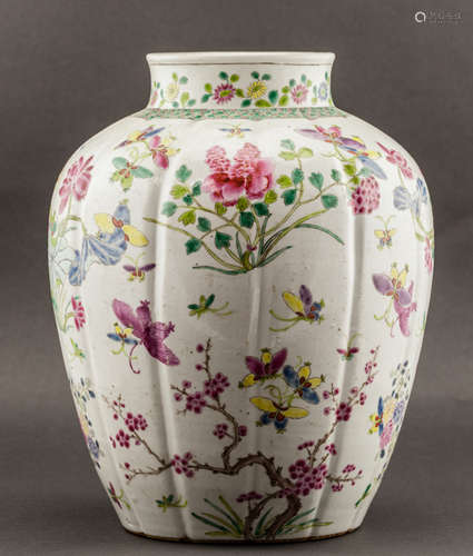 Chinese Antique Qing Dynasty Pumpkin Shape Porcelain Jar