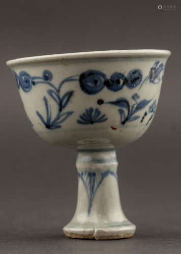 Chinese Antique Ming Dynasty Blue and White Porcelain Stem Cup