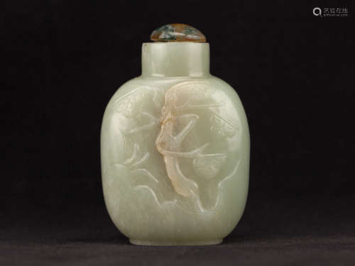 Chinese Antique Pale Celadon Jade Snuff Bottle