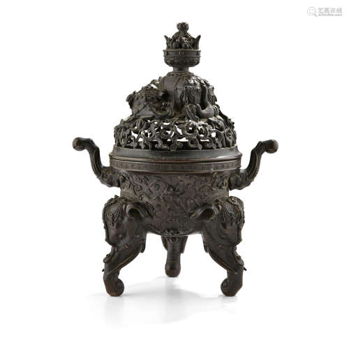 FINE EMBELLISHED BRONZE TRIPOD CENSER AND COVER QING DYNASTY, 18TH/EARLY 19TH CENTURY