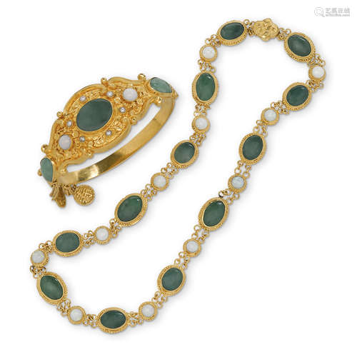 JADEITE, OPAL AND PEARL INSET GOLD NECKLACE AND BRACELET SET EARLY 20TH CENTURY