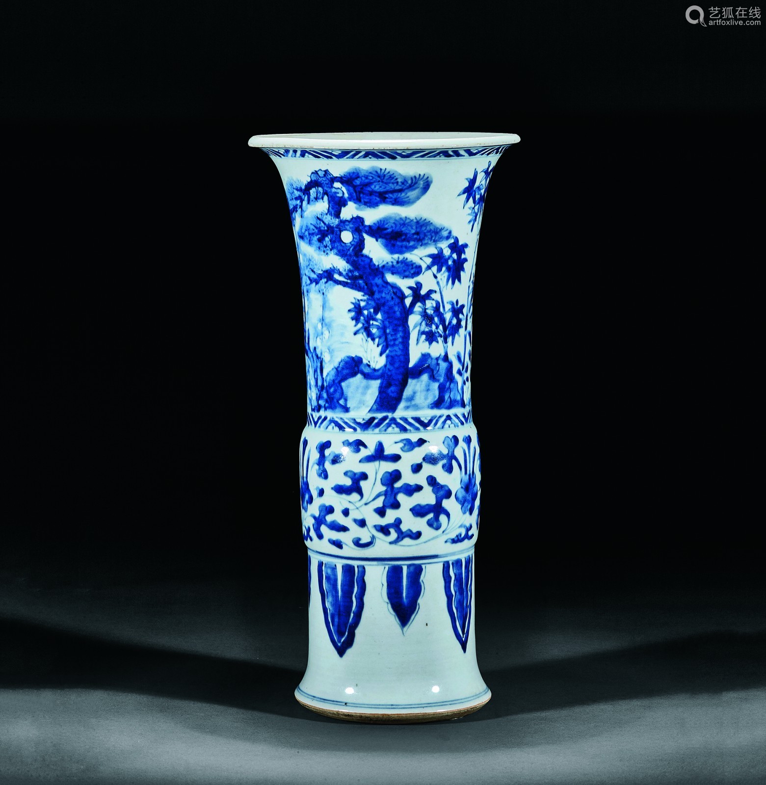 清顺治青花松竹梅花觚 Deal Price Picture 清顺治青花松竹梅花觚 Deal Price Picture