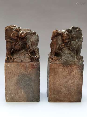 A PAIR OF CHINESE ANTIQUE STONE CARVING SEALS