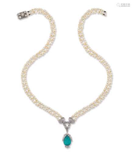 An Art Deco necklace with emerald and pearl
