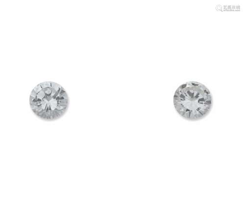 A two unmonted brilliant-cut diamonds weighing carats 2,05 and 2,04. R.A.G. reports n°DR11005/16 and n° DR11006/16