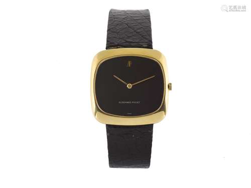 AUDEMARS PIGUET, case No. 100494, 18K yellow gold  thin wristwatch with an 18K AP buckle. Made circa 1970.