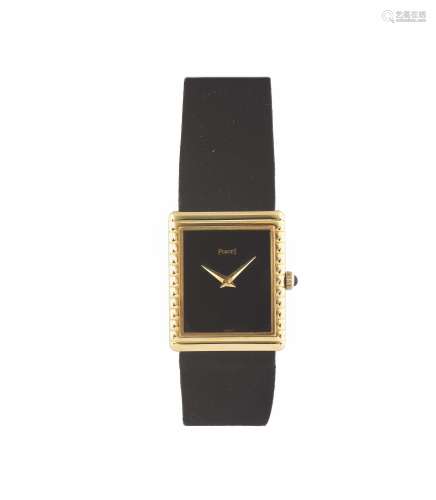 PIAGET, Ref. 91490, 18K yellow gold wristwatch. Made in the 1990's.