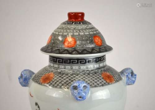 Chinese Porcelain Jar w Shi Shi Heads