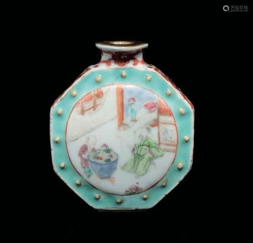 A porcelain snuff bottle depicting wise man and children, China, Qing Dynasty, 19th century