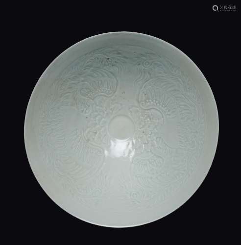 A glazed porcelain bowl with phoenixes, China, Qing Dynasty, probably 18th century