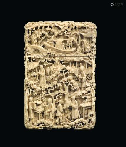 A carved ivory card case with common life scenes, Canton, China, Qing Dynasty, 19th century