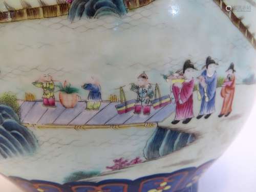 Qianlong Porcelain Vase