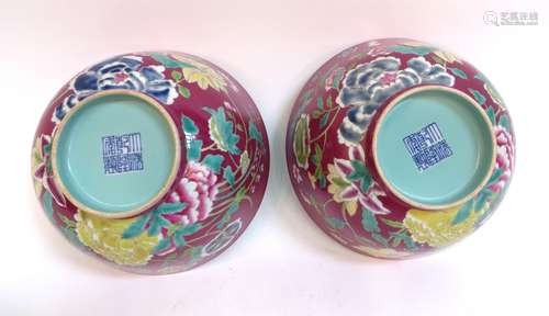 Pair Qianlong Porcelain Bowls