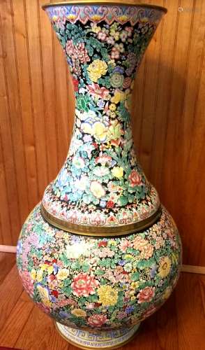 Big Chinese Enameled Vase