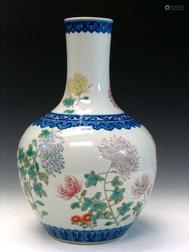 Chinese Famille Rose Porcelain Vase