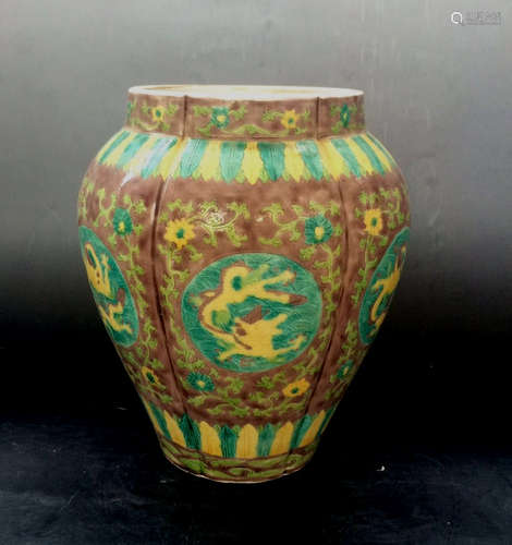 Chinese Sai Cai Porcelain Vase