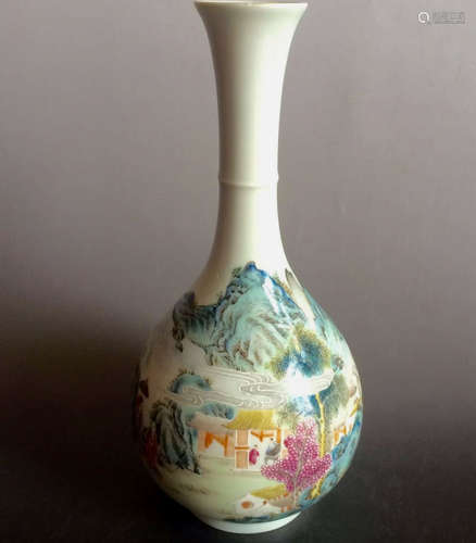 Qing Dynasty Chinese Famille Rose Long Neck Vase