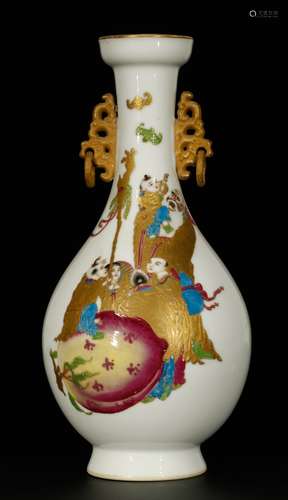 Chinese porcelain vase with 