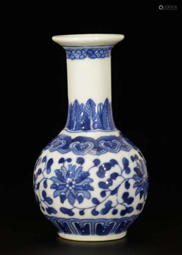 Chinese Blue/White Porcelain Vase