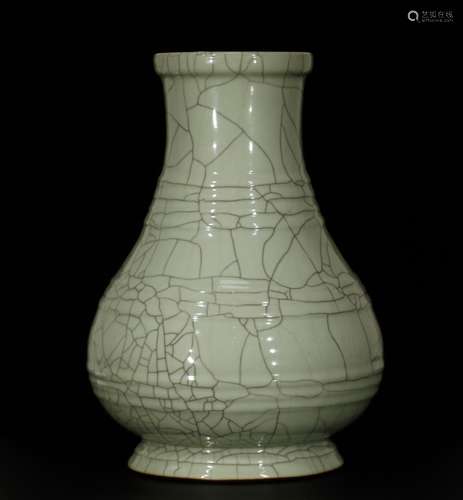 //Chinese Imperial Qian Long Period Vase