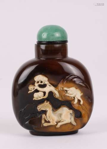 Qing Dynasty Agate Carved Snuff Bottle
