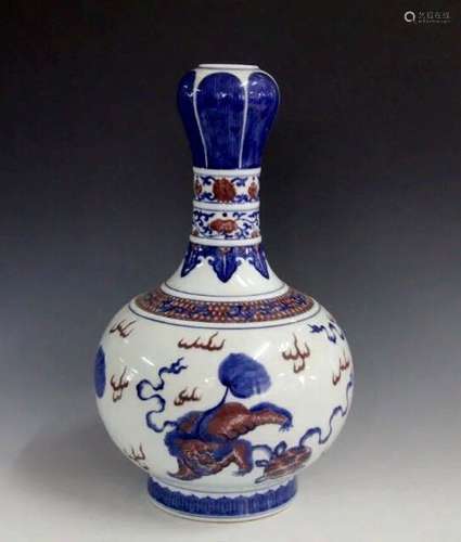 Qing Dynasty Chinese Blue/White Porcelain Vase