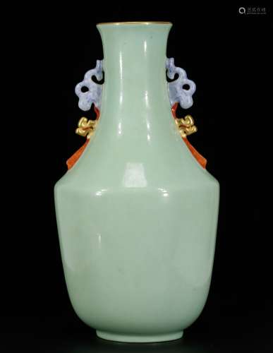 Chinese Porcelain Green Glazed Vase