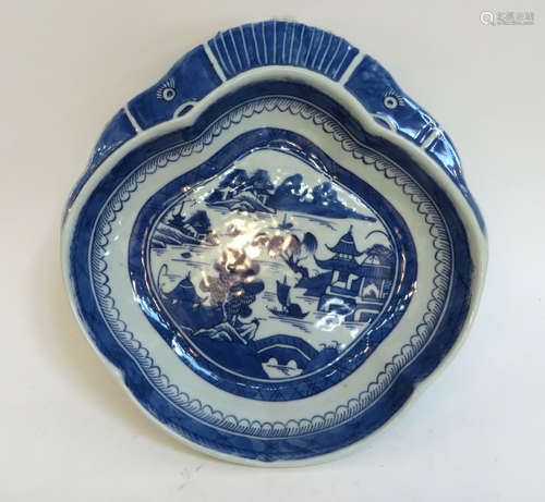 Open Serving Dish In Chinese Canton