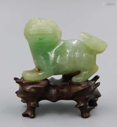 QING DYNASTY JADEITE CARVED FOOLION