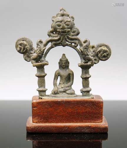 13TH CENTURY BRONZE SITTING BUDDHA