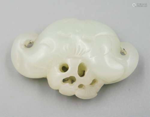 QING DYNASTY WHITE JADE CARVED WATER CHESTNUT