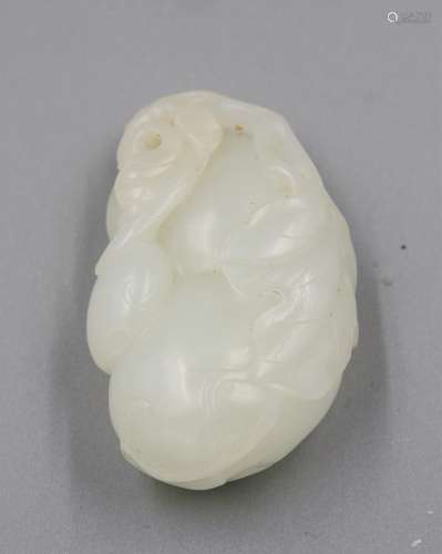 QING DYNASTY WHITE JADE CARVED GOURD