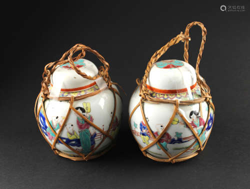 Pair of Famille Rose Jar with Cover Made in Jindezheng 1970s