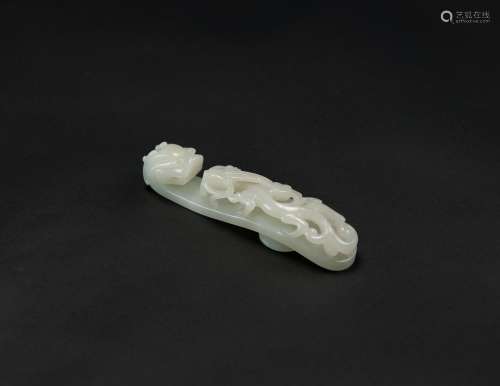 Qing-A Fine Chinese White Jade Carved �hilung�Belt Buckel�Qing<br>A Fine White Jade Carved ‘Chilung’ Belt Buckel <br>D:12.8 x 2.8 x 2.8 cm. (5 x 1 1/8 x 1 1/8 in.)<br>清<br>白玉雕螭龍帶扣<br>Provenance 來源：舊金山白人舊藏