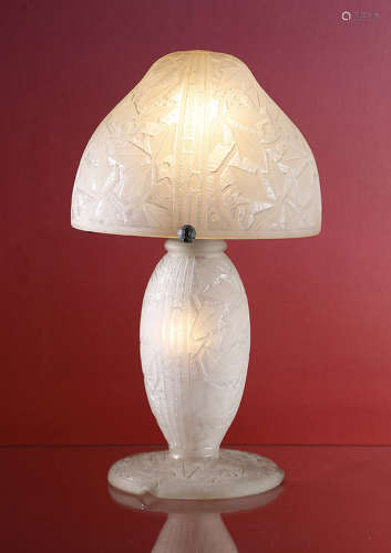 Daum   Lampe de table   circa 1930