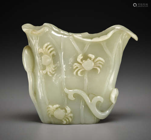 A greenish-white jade vase Late Qing/Republic period