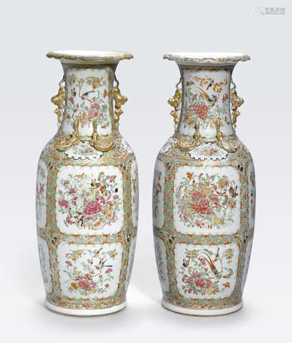 A pair of Rose Medallion export vases with handles 19th century