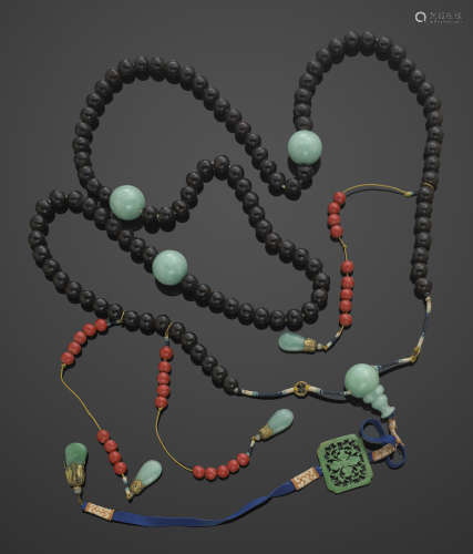 A partial court necklace of mixed materials including glass