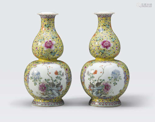 A pair of yellow ground double gourd vases 20th century