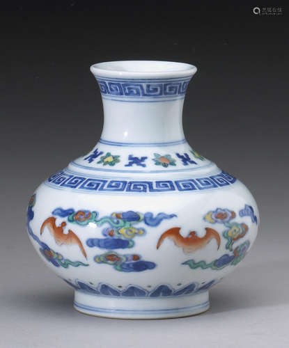 A small doucai enameled vase 20th century