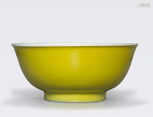 A yellow glazed bowl 18th century