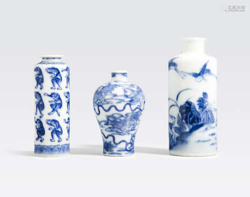 A group of three blue and white miniature containers Late Qing/Republic period