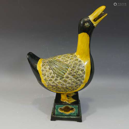 ANTIQUE CHINESE FAMILLE VERTE PORCELAIN DUCK TUREEN 19TH CENTURY